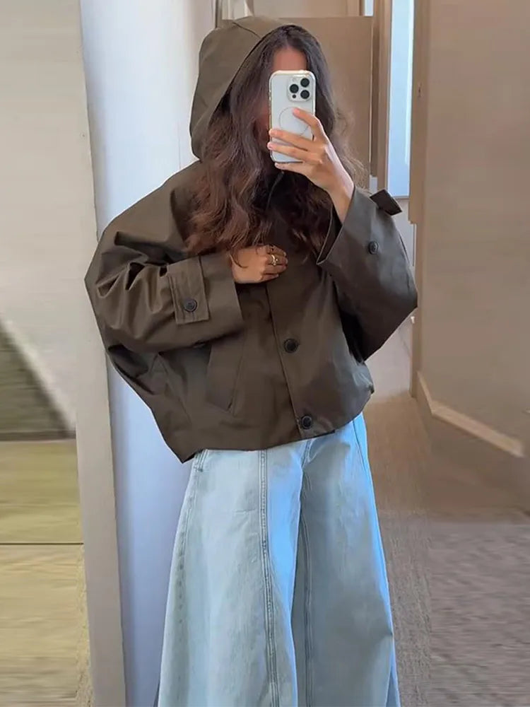 Ella | Minimalistische jas met capuchon