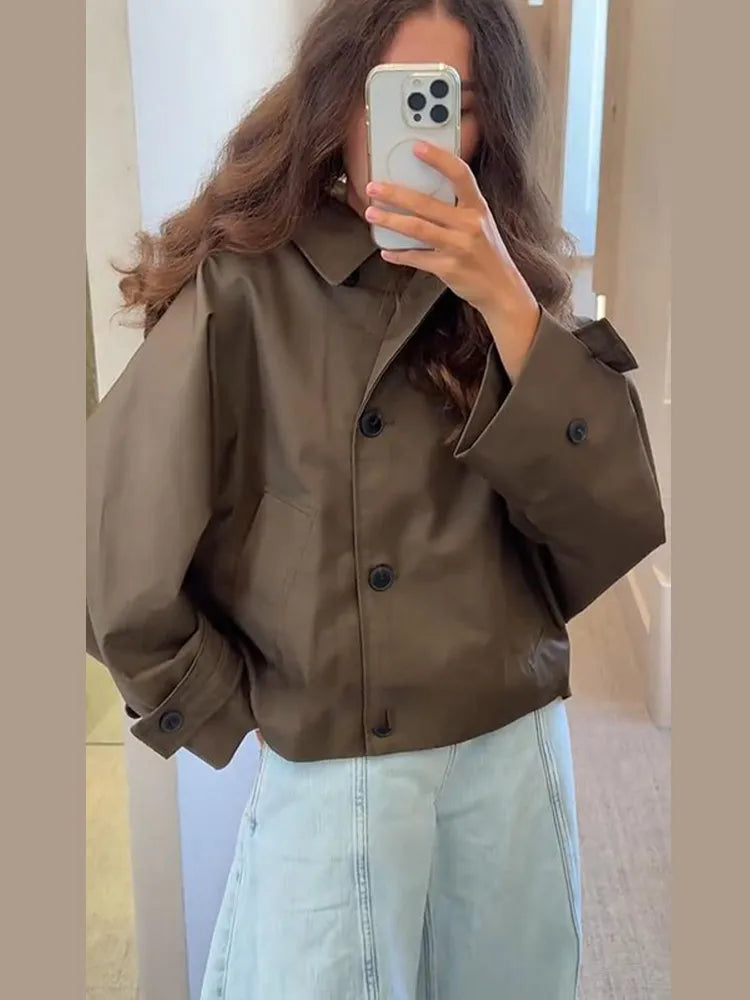 Ella | Minimalistische jas met capuchon