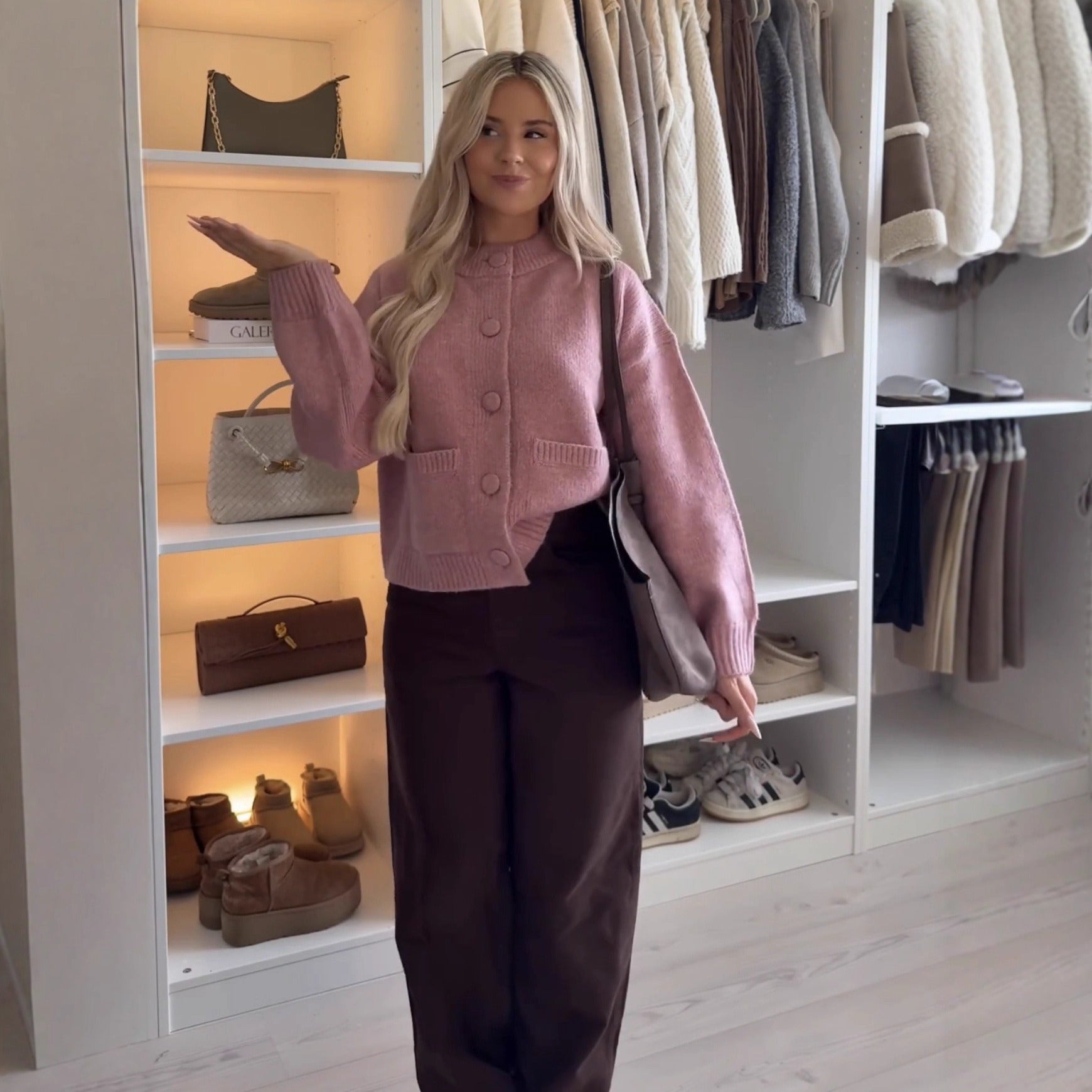 Laura | Gebreid knoopvest